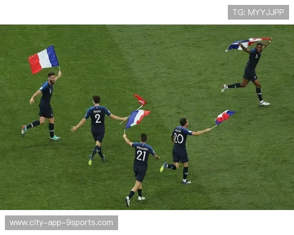 法国锋线三叉戟迷失在小组赛，法国三叉戟足球